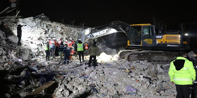 Turki Tangkap Puluhan Kontraktor yang Dianggap Bertanggung Jawab atas Pembangunan Gedung yang Runtuh