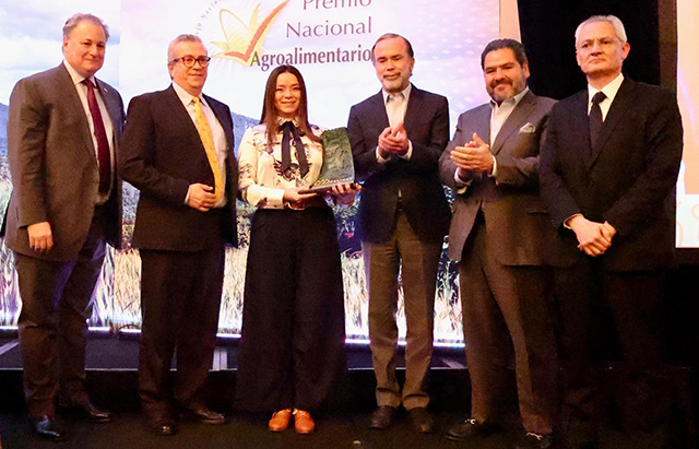 Recibe UMFFAAC Premio Nacional Agroalimentario 2023