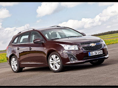  2013 Chevrolet Cruze Station Wagon model year from the interior