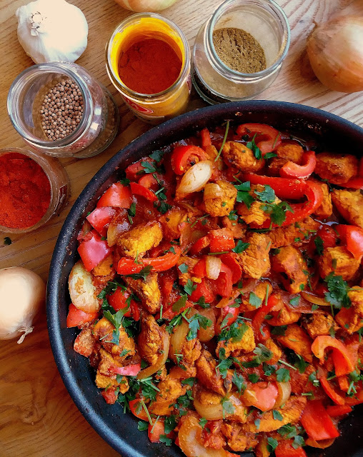 Kurczak Jalfrezi z czerwoną papryką / Chicken Jalfrezi with Peppers 