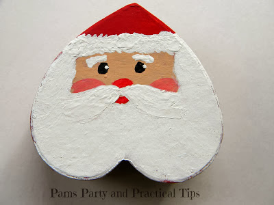 http://www.pamspartyandpracticaltips.com/2013/12/painted-santa-gift-box.html