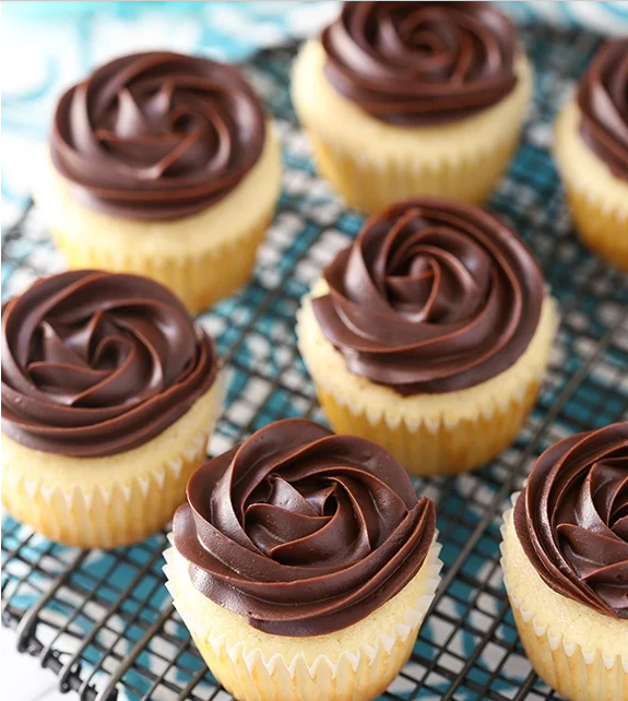 Cupcakes with Boston Cream Pie Filling