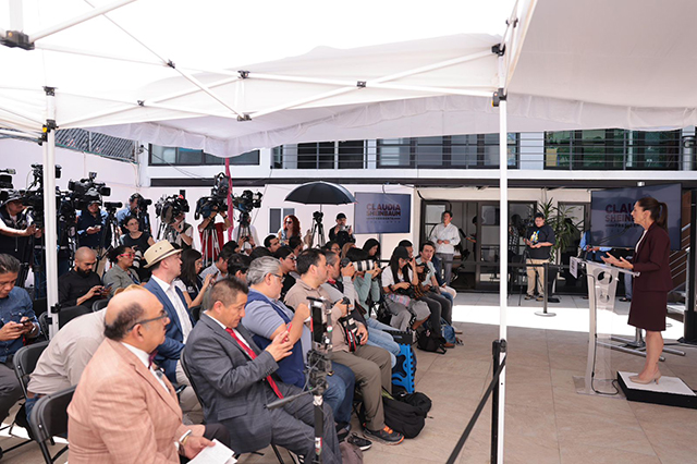 El programa anunciado en campaña iniciará en 2025 con apoyo para 5.9 millones de alumnos de secundaria