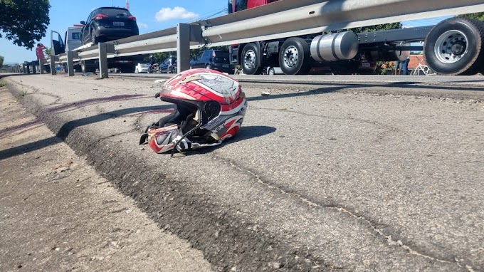 Motociclista morre na BR-116 ao ser atingido por carro e jogado contra mureta em Messejana