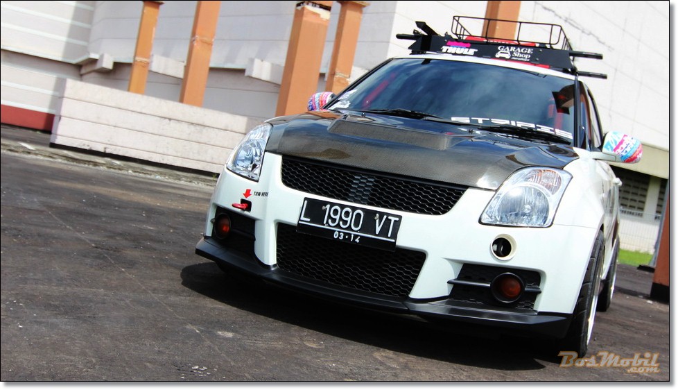 Modifikasi Suzuki Swift Putih Hitam Samurai Modifikasi 