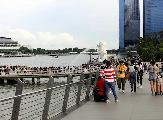 Foto Keindahan Marina Bay Sands Singapore di Siang Hari