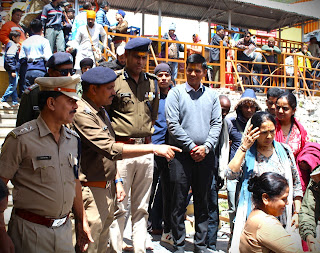 उत्तराखंड : एडीजी ने बद्रीनाथ धाम में लिया सुरक्षा व्यवस्था का जायजा, जवानों का बढ़ाया हौसला दिया 'अतिथि देवो भवः' का मंत्र