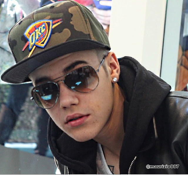 Justin Bieber Hot,Images,photoes,Stills,Wallpapers,Pictures,