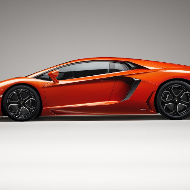 Gambar Mewarnai Mobil  Lamborghini  gambarmewarnai2021