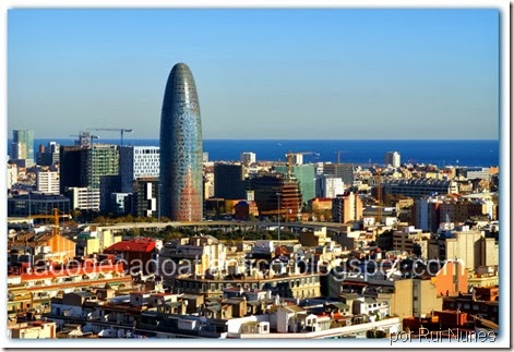 Imagem da Torre Agbar, Barcelona, pertencente à companhia de águas da cidade espanhola.