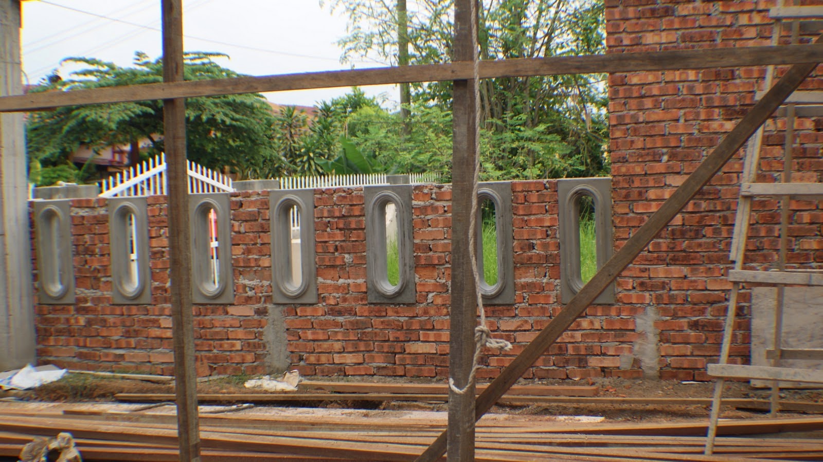 Pagar Bata Merah Klasik Rumah Joglo Limasan Work