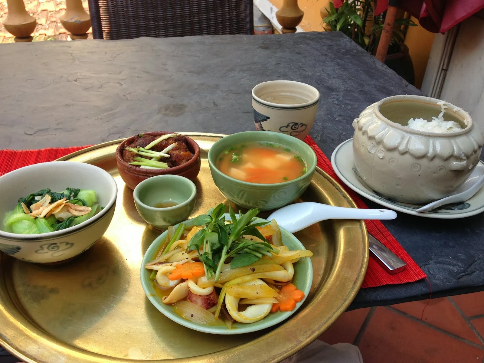 madame-hien-main　マダムヒエン主食