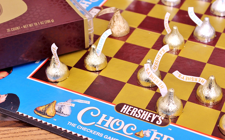 D.I.Y. Checkers Board Tray- #SayMore With Hershey's KISSES Deluxe #IC (ad)