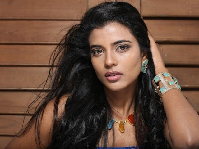 South actress aishwarya rajesh cute pics