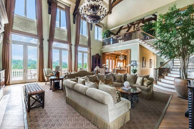 TYLER PERRY’S ATLANTA MANSION SELLS TO STEVE HARVEY & SETS ANOTHER RECORD!
