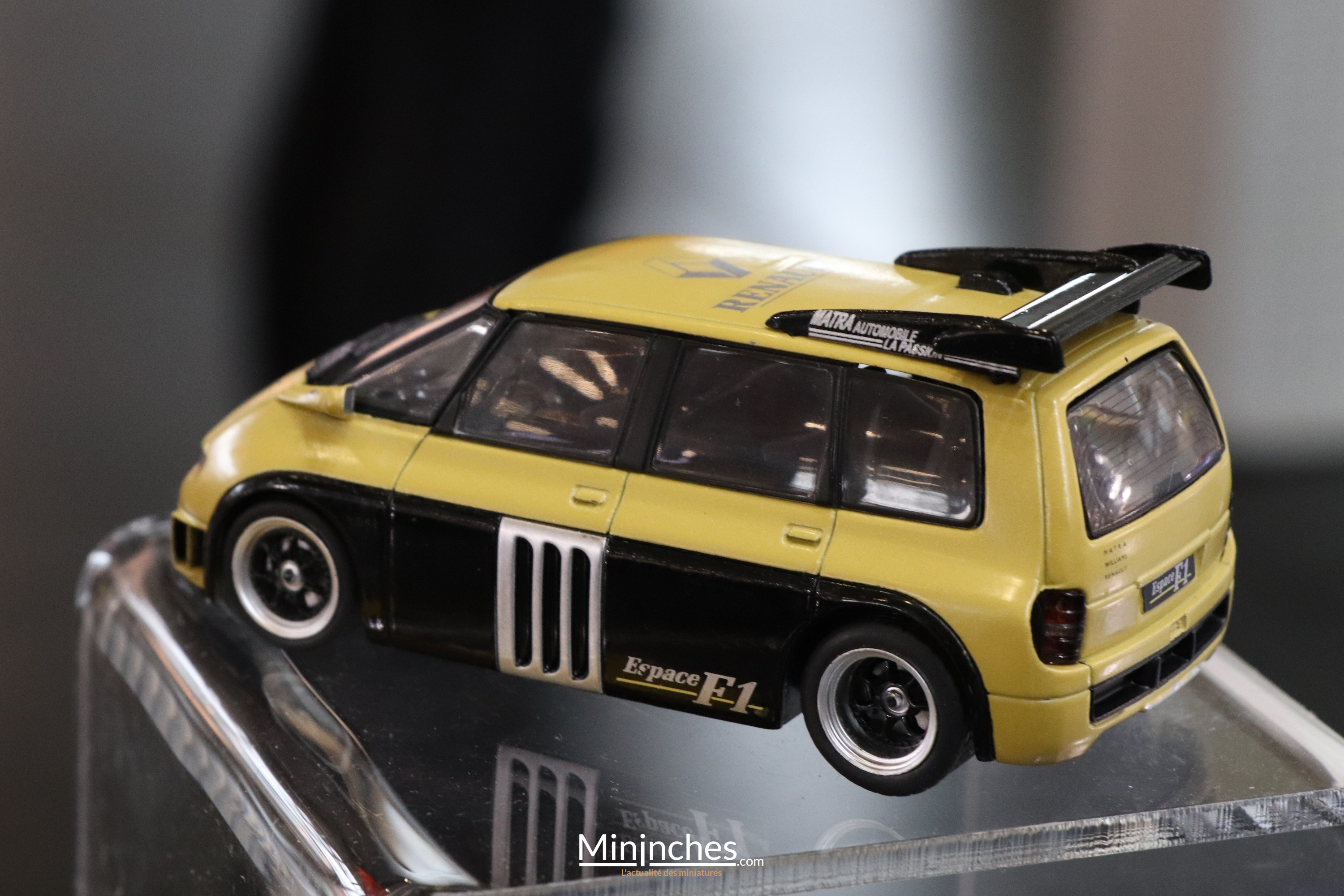 Le Renault Espace F1 au 1/43 chez Solido ! - Mininches