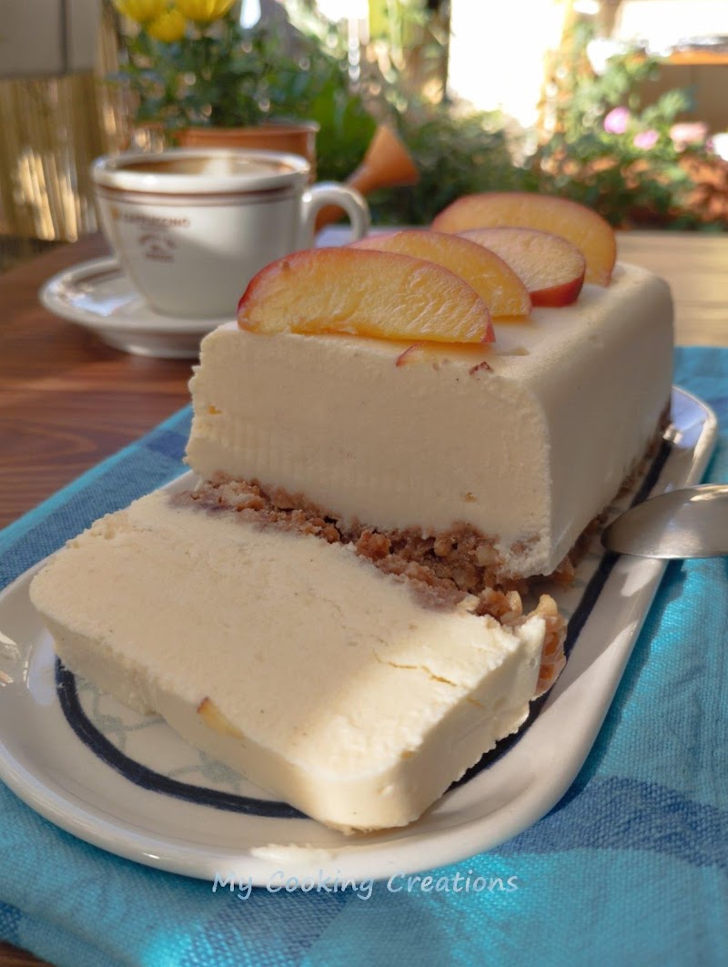 Италианско семифредо с ванилов крем и хрупкава бисквитена основа * Semifreddo alla crema con grottoli