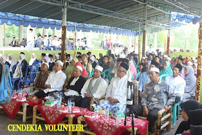 PERINGATAN HARI BESAR DAN ADZIKROL MAULIDIYAH CENDEKIA AIKLOMAK