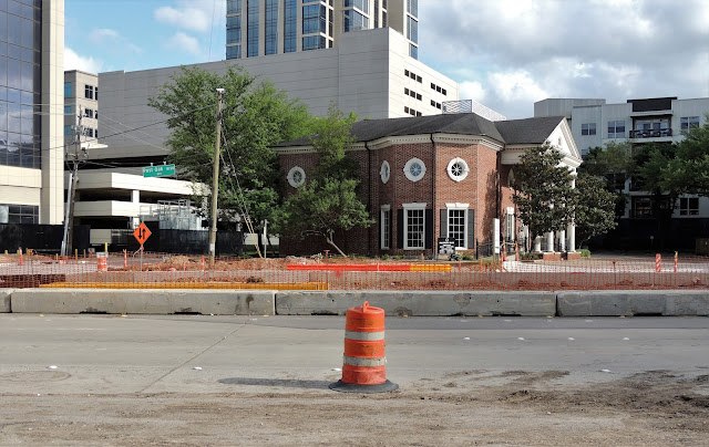 April 2018 Road Construction in front of Prosperity Bank 1101 Post Oak Blvd, Houston, TX 77056