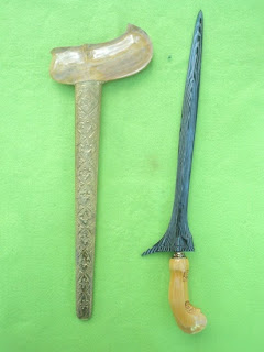 keris pusaka tosan aji keris setan kober keris singo barong keris empu gandring keris carubuk keris sengkelat keris jalak keris nogososro sabuk inten keris pamor junjung drajad pamor lar gangsir pamor blarak sineret pamor ujung gunung pamor udan mas pamor rojo gundolo tangguh amangkurat keris concong campur