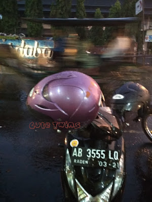 naik motor keliling jogja