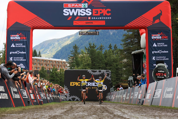 Wilier Pirelli Factory y Davos Klosters Women ganan la 2022 SPAR Swiss Epic