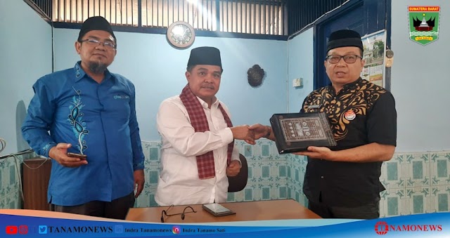 Wirid Mingguan Diskominfotik Sumbar, Benni Warlis Ajak ASN Maknai Kemerdekaan