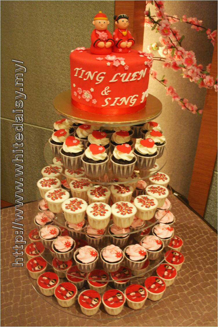 oriental red black wedding cake