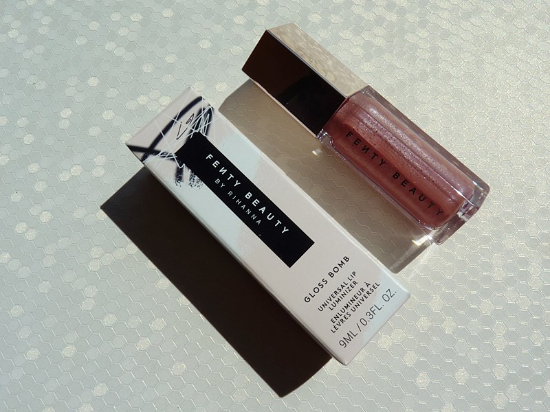 Fenty Beauty Gloss Bomb Universal Lip Luminizer w odcieniu Fu$$y