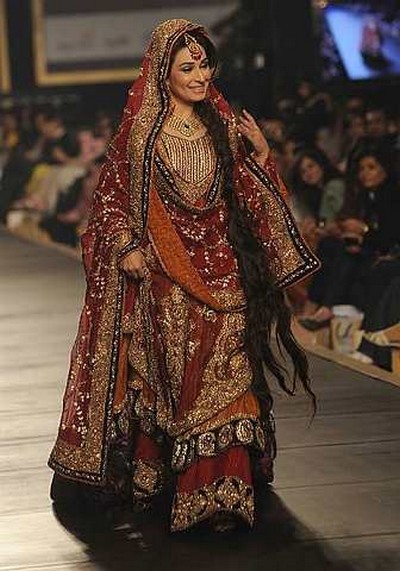 Fashion Week 2011 Pakistan on Week 2011 Pakistan S Very First Bridal Couture Week Being Held In The