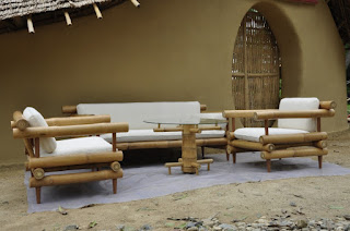 contoh satu set kursi sofa minimalis dari bambu