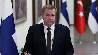 وزير الدفاع الفنلندي يطلب إجازة أبوة لرعاية طفله