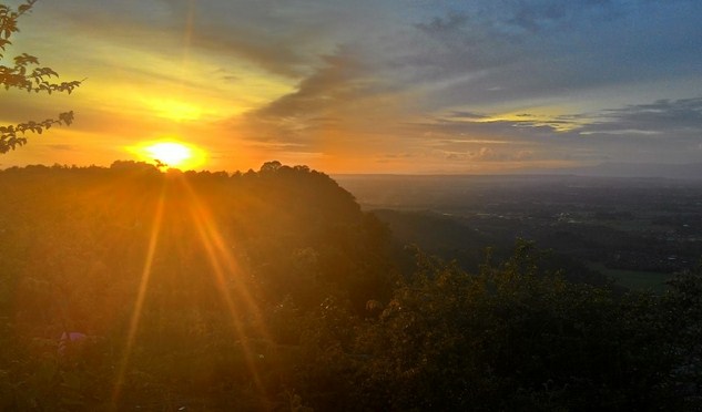 Daya Tarik Obyek Wisata Bukit 1000 Bintang Di Pasawahan