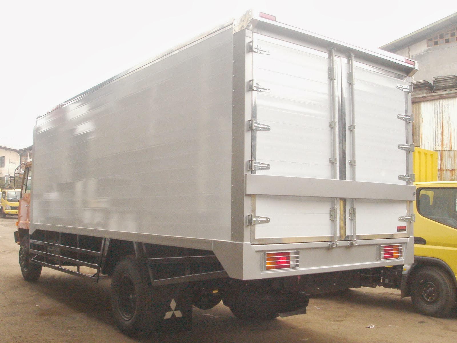 SALUYU KAROSERI Full Box  Aluminium Untuk Mobil  Truck 