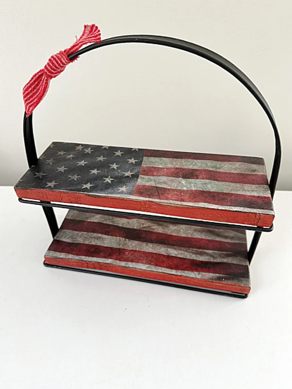 flag tiered tray with bow