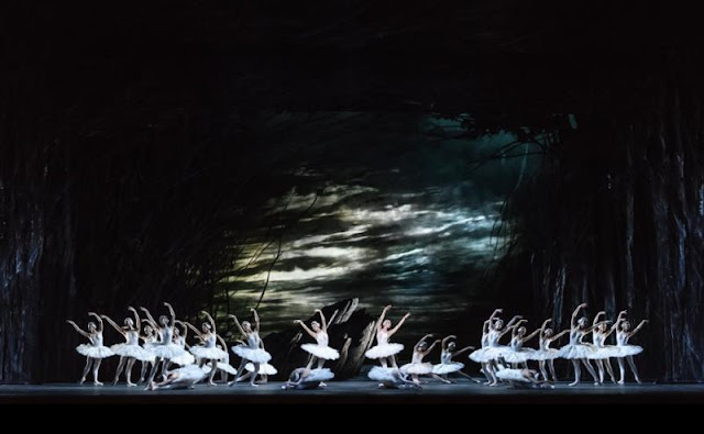 Royal Ballet - Swan Lake - © 2018 ROH. Photograph by Bill Cooper