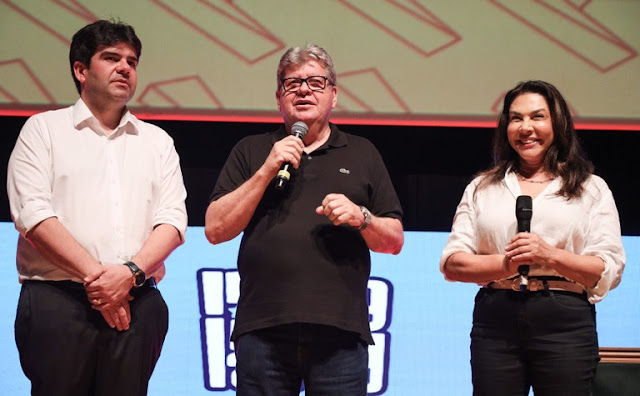 João Azevêdo participa de entrega de Título de Cidadania Paraibana a Maurício de Sousa