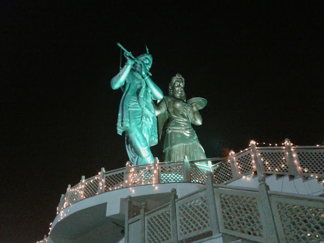 Lord Krishna and Radha Statue in Delhi, Lord Krishna and Radha Statue at Temple near Mukarba Chowk Flyover Delhi