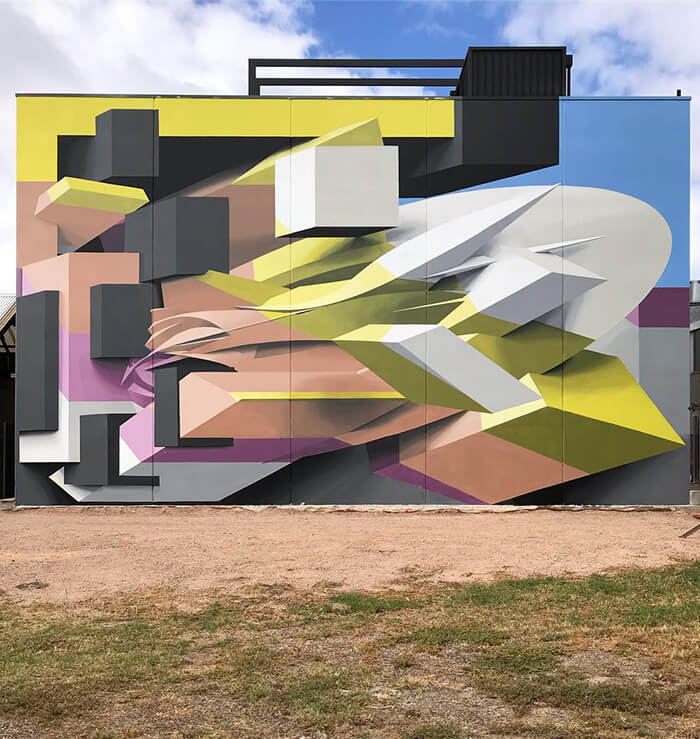 Graffiti Artist Amazes Passerby With His 3D-Looking Abstract Drawings