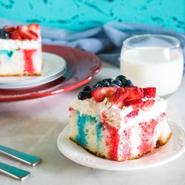jello-poke-cake-for-4th-of-july-patriotic
