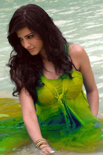 sruthi hasan latest unseen hot pics 