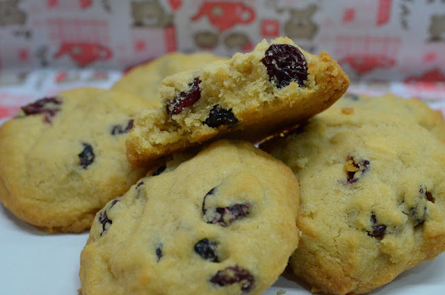 Galletas de chocolate blanco y arándanos