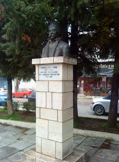 Προτομή του Ανδρέα Ζαΐμη στα Καλάβρυτα