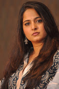 Anushka latest glamorous photos-thumbnail-27