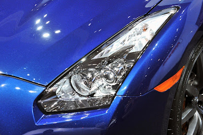 2013 nissan gtr headlight