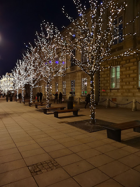 Świąteczna iluminacja na Krakowskim Przedmieściu