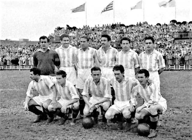 REAL VALLADOLID DEPORTIVO. Temporada 1949-50. Saso, Lesmes I, Babot, Lesmes II, Ortega, Lasala. Revuelta, Coque, Vaquero, Aldecoa y Juanco. REAL VALLADOLID DEPORTIVO 3 REAL MADRID C. F. 1. 24/05/1950. Copa del Generalísimo, semifinal, partido de vuelta. Valladolid, estadio Municipal José Zorrilla. GOLES: 1-0: 13’, Lasala. 1-1: 22’, Lesmes I, en propia puerta. 2-1: 50’, Juanco. 3-1: 73’, Coque.