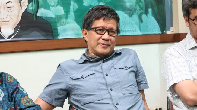 Rocky Gerung: Kita Cemas Karena Pemerintah Tidak Siapkan Protokol Bernegara