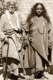 Sri Yukteswarji y Paramahansa Yogananda