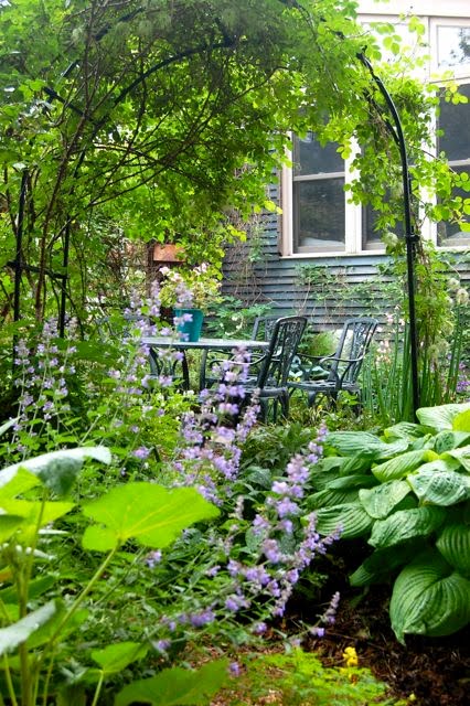 Toronto Gardens: Tricks for Small Gardens